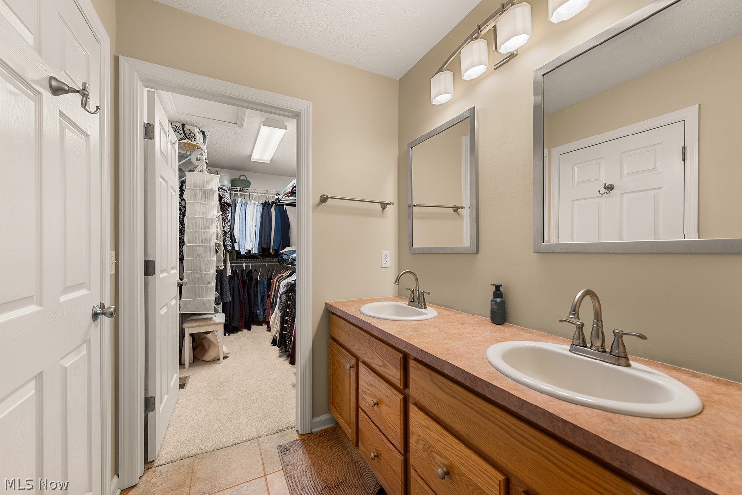 665 Oxford Drive Broadview Heights OH 44147