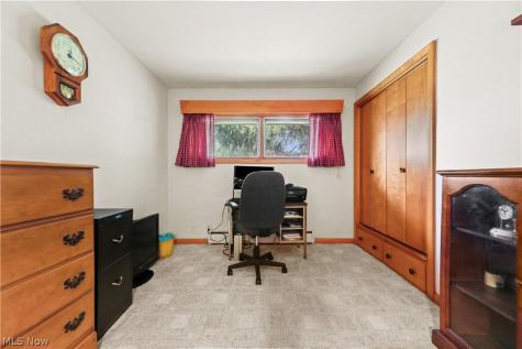 14560 Cenfield Street NE Alliance OH 44601