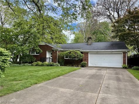 319 Bachtel Street SE North Canton OH 44720