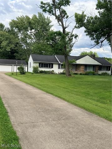 15381 Howe Road Strongsville OH 44136