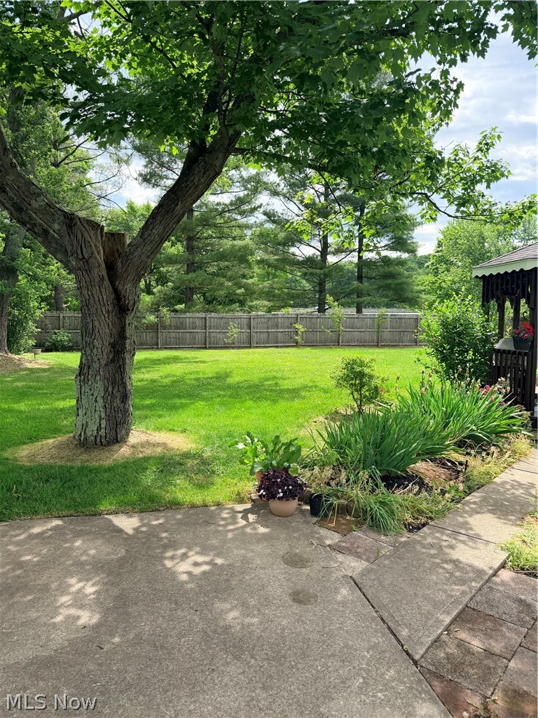 15381 Howe Road Strongsville OH 44136