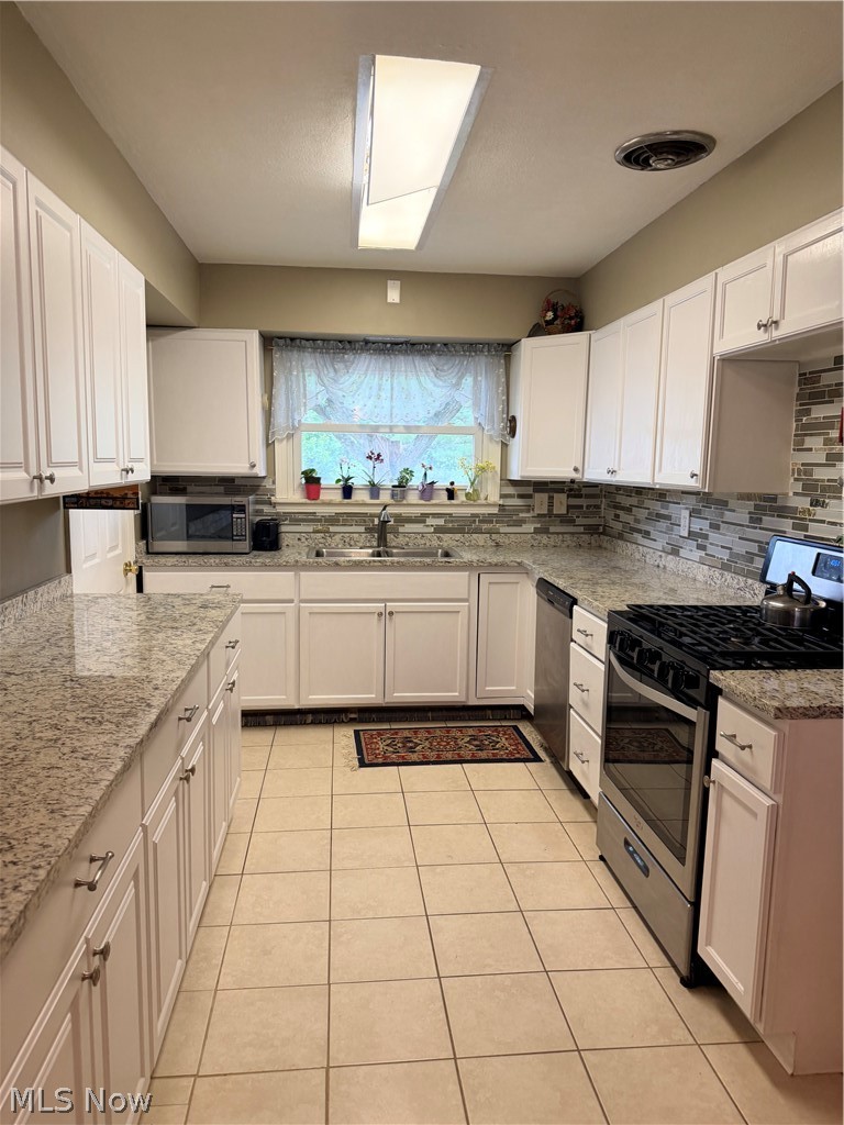 15381 Howe Road Strongsville OH 44136