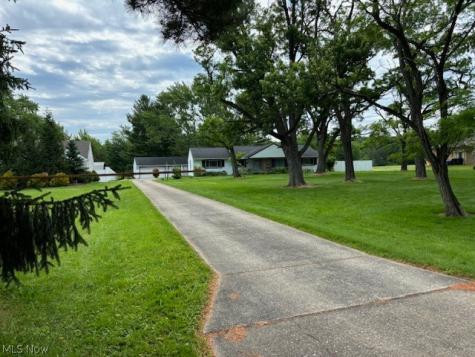 15381 Howe Road Strongsville OH 44136