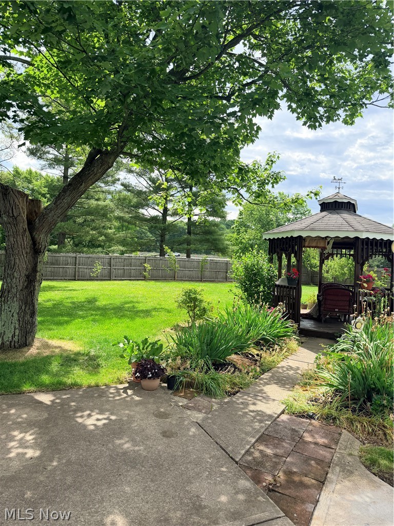15381 Howe Road Strongsville OH 44136