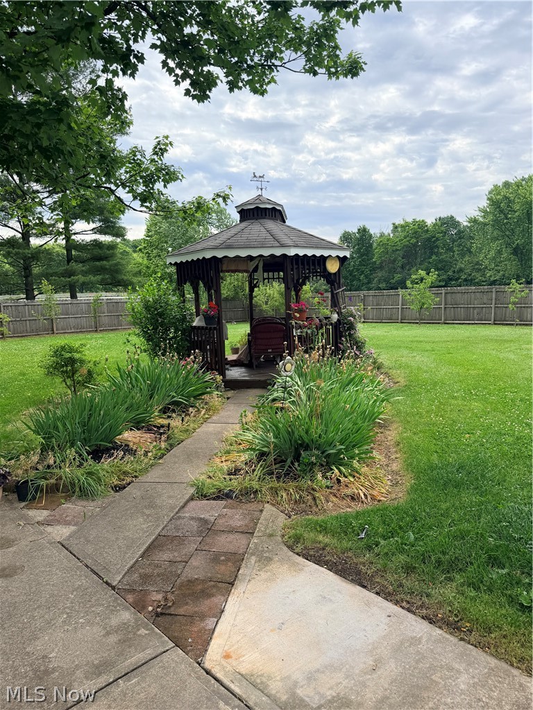 15381 Howe Road Strongsville OH 44136