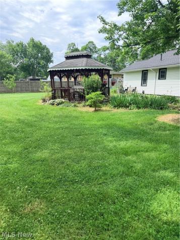 15381 Howe Road Strongsville OH 44136