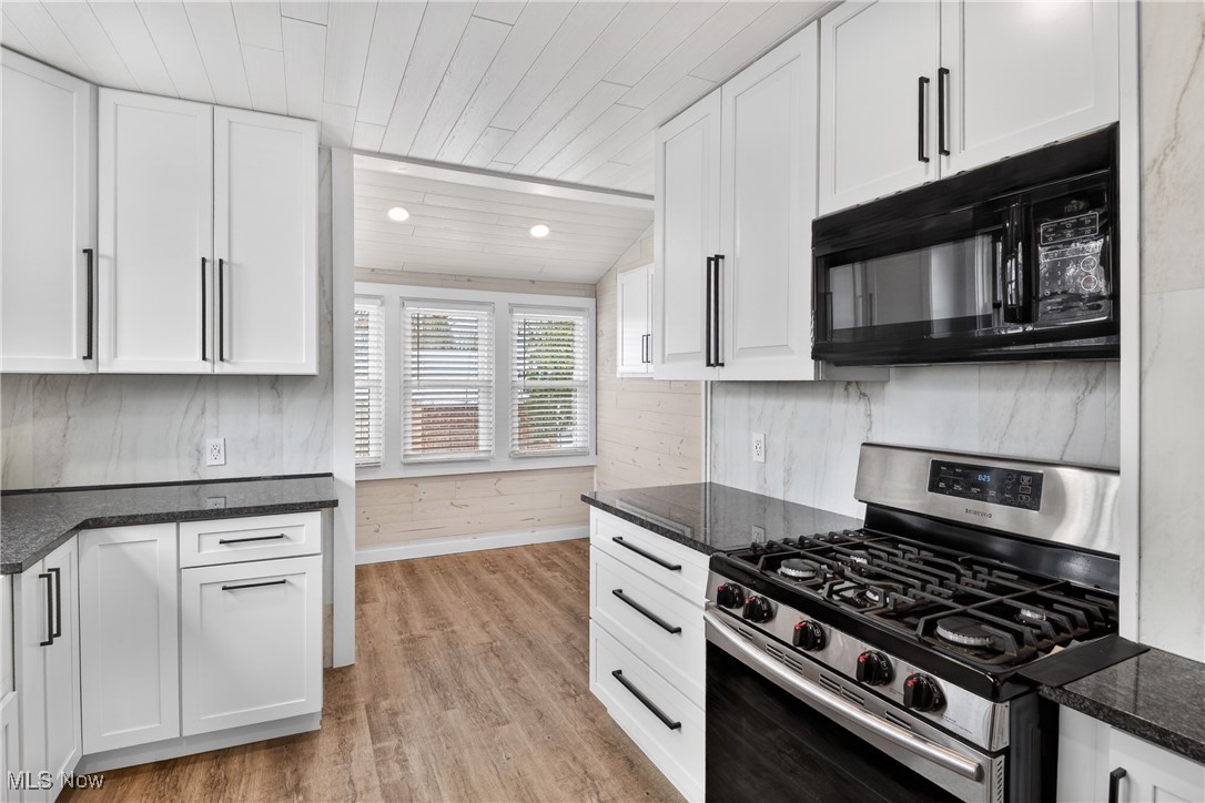 921 Homewood Avenue Salem OH 44460