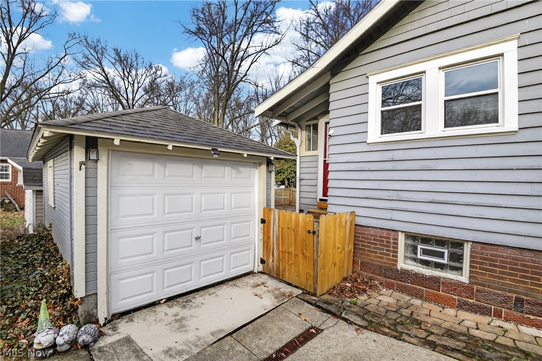 921 Homewood Avenue Salem OH 44460