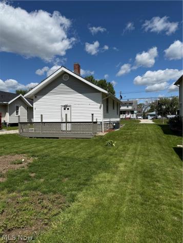 462 Larkin Avenue Akron OH 44305