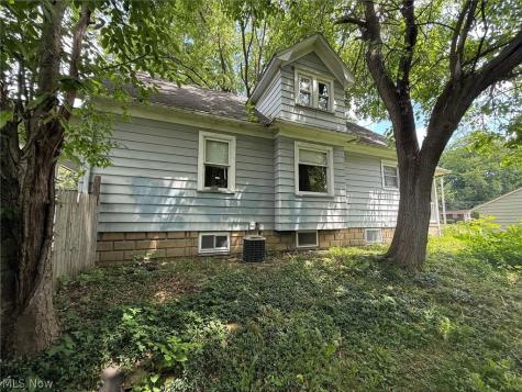 1536 Hiram Avenue Niles OH 44446