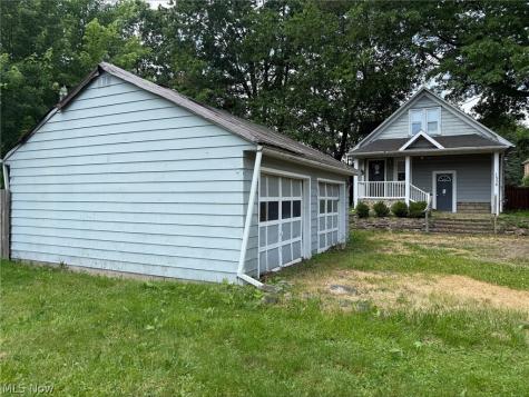 1536 Hiram Avenue Niles OH 44446