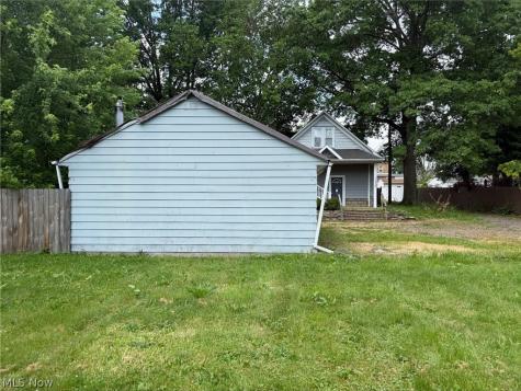 1536 Hiram Avenue Niles OH 44446