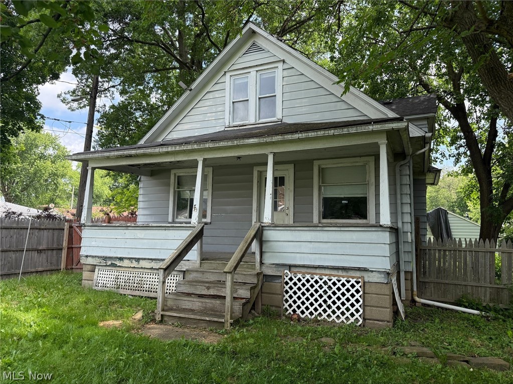 1536 Hiram Avenue Niles OH 44446