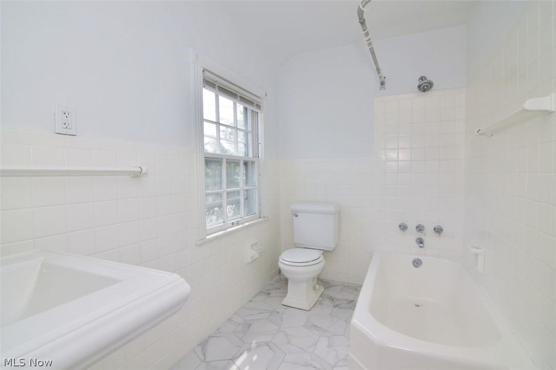 3380 Milverton Road Shaker Heights OH 44120
