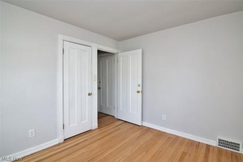 3380 Milverton Road Shaker Heights OH 44120