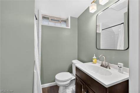 305 E 329th Street Willowick OH 44095