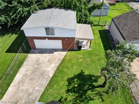 305 E 329th Street Willowick OH 44095