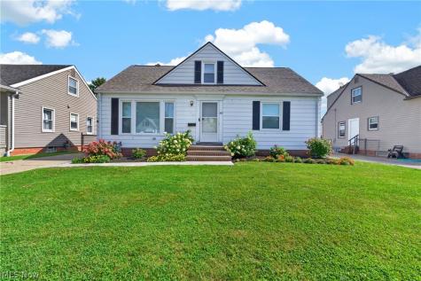 305 E 329th Street Willowick OH 44095
