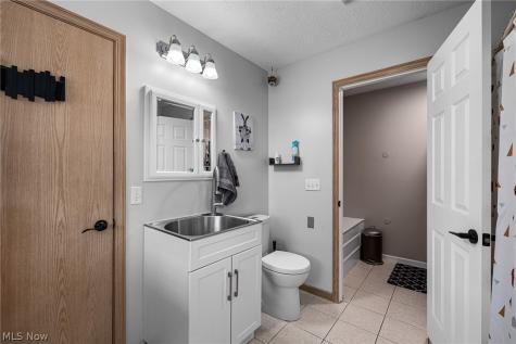 509 William Lagrange OH 44050