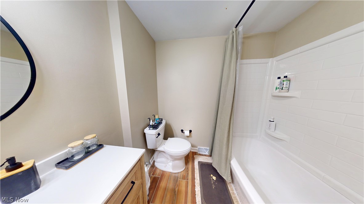 5143 Calla Avenue NW Champion OH 44483