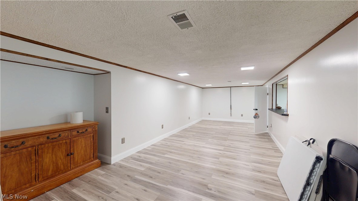 5143 Calla Avenue NW Champion OH 44483
