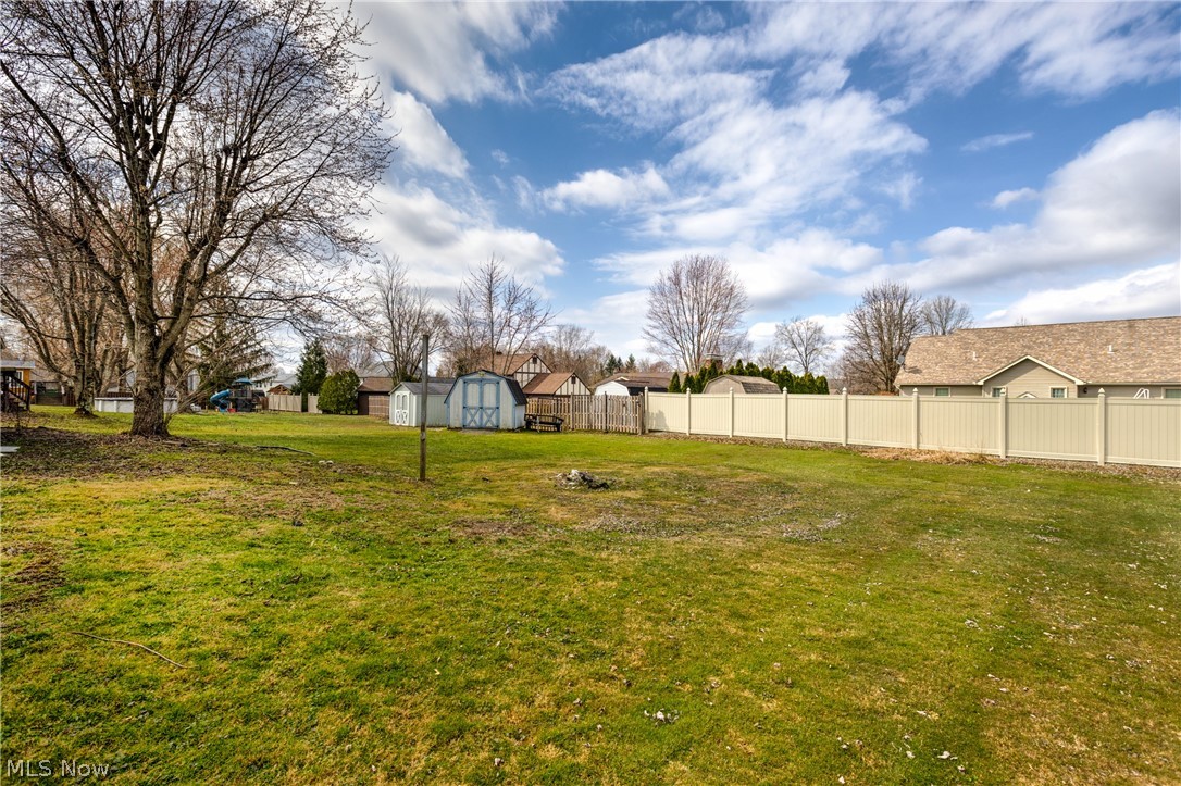 5143 Calla Avenue NW Champion OH 44483