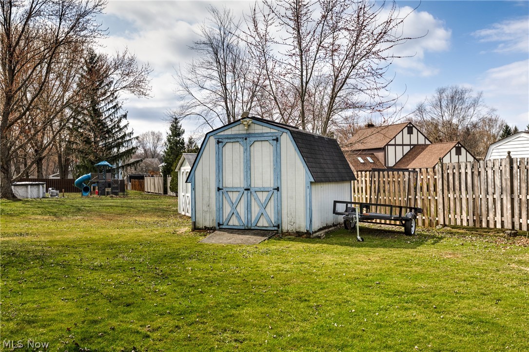 5143 Calla Avenue NW Champion OH 44483