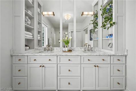 33683 Via San Angelo Drive Avon OH 44011