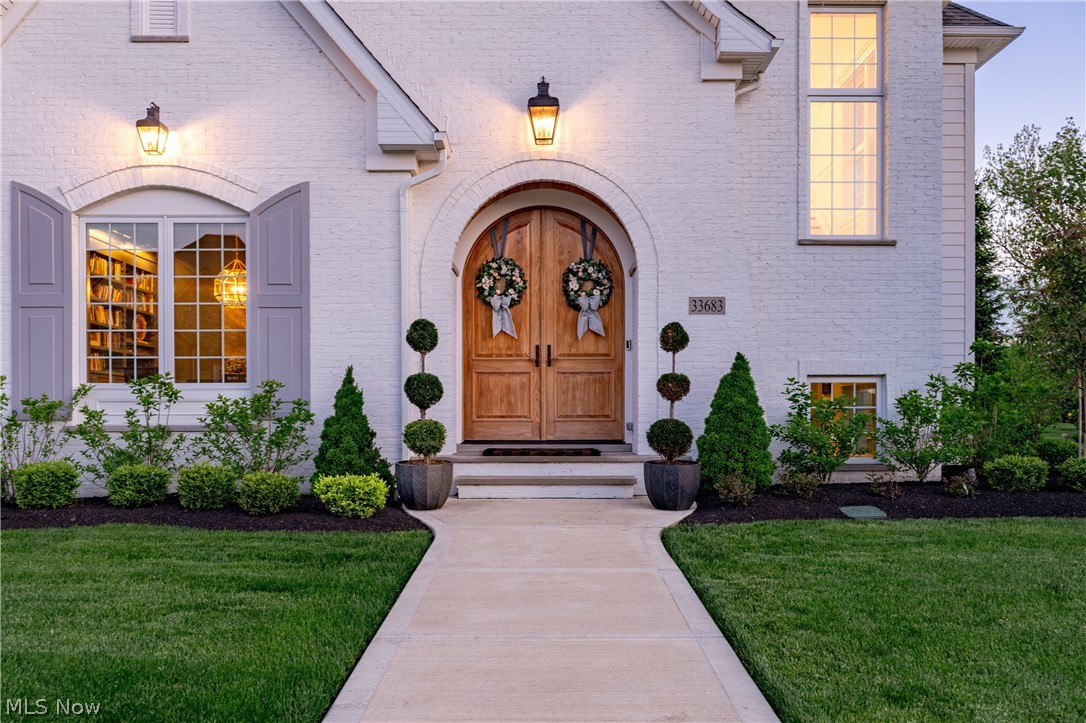 33683 Via San Angelo Drive Avon OH 44011