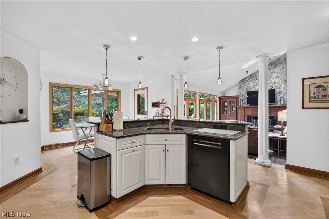 180 Huntington Trail Cortland OH 44410