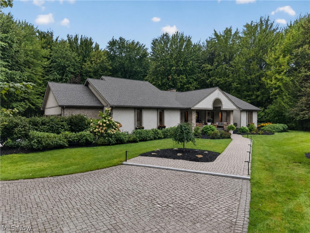 180 Huntington Trail Cortland OH 44410