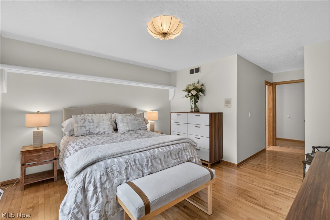 180 Huntington Trail Cortland OH 44410