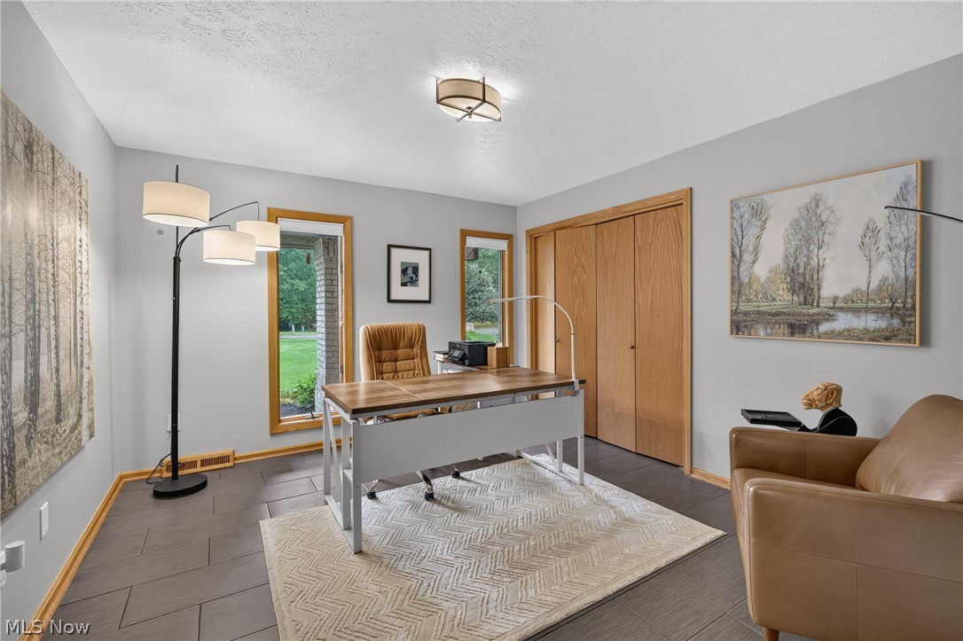 180 Huntington Trail Cortland OH 44410