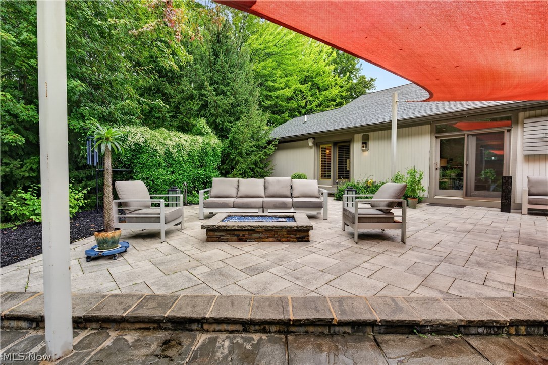 180 Huntington Trail Cortland OH 44410