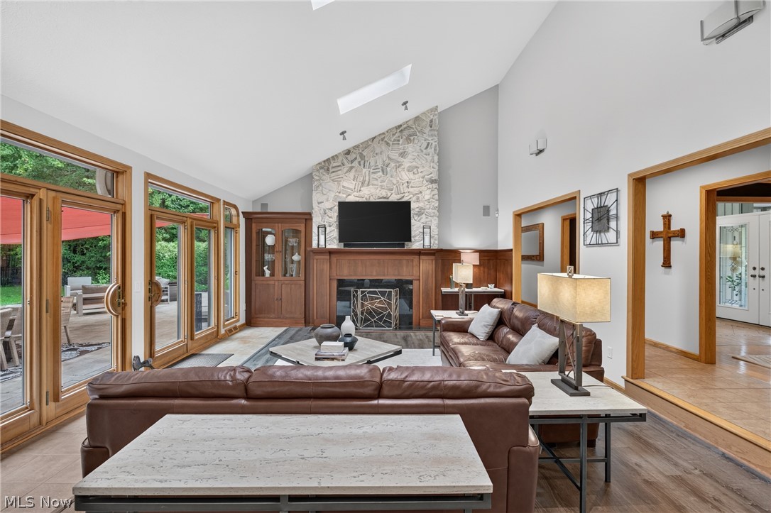 180 Huntington Trail Cortland OH 44410