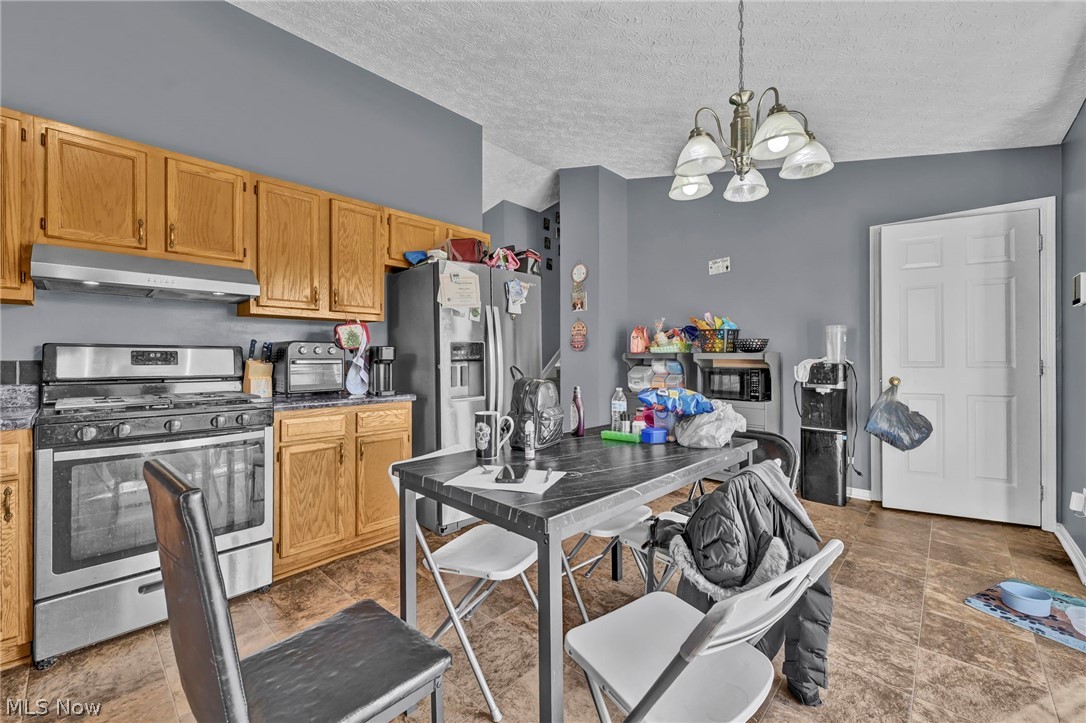 685 W Lake Street Ravenna OH 44266