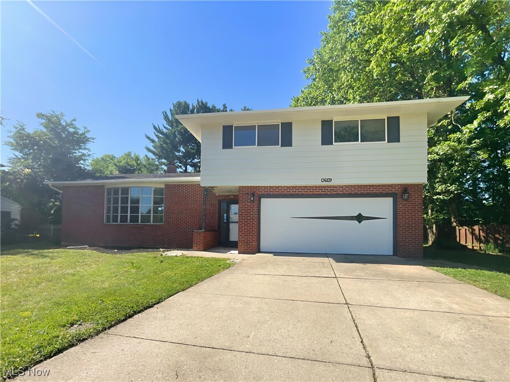 13689 Pineview Court Cleveland OH 44130