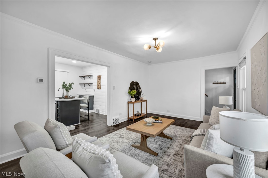 2204 Bunts Road Lakewood OH 44107