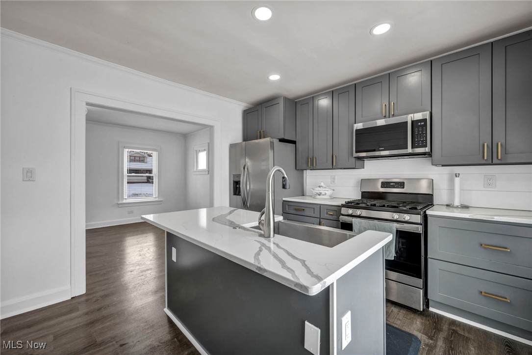 2204 Bunts Road Lakewood OH 44107
