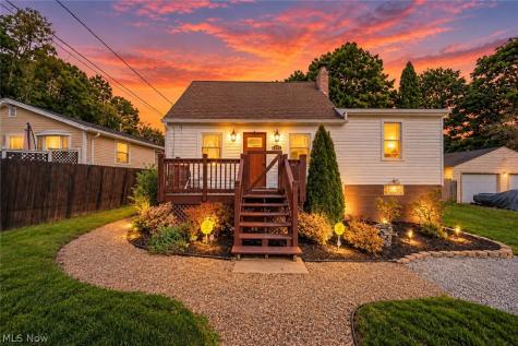 2719 Mohican Boulevard Lakemore OH 44312