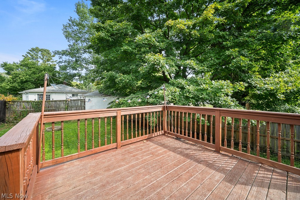 2719 Mohican Boulevard Lakemore OH 44312
