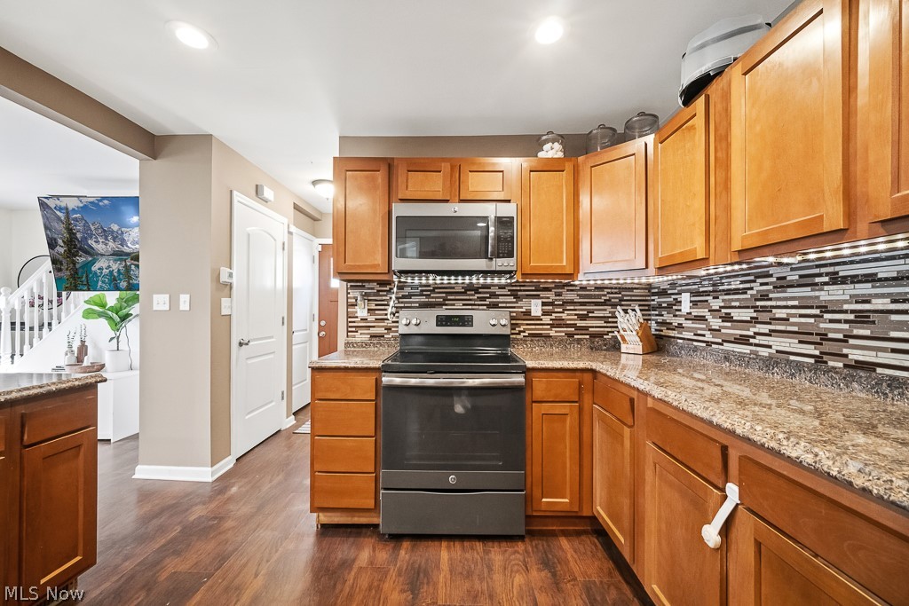 2719 Mohican Boulevard Lakemore OH 44312