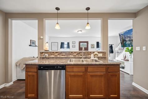 2719 Mohican Boulevard Lakemore OH 44312
