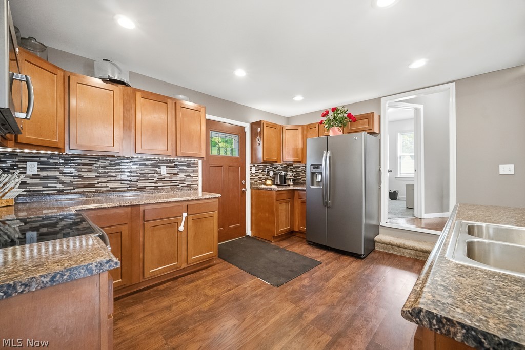 2719 Mohican Boulevard Lakemore OH 44312