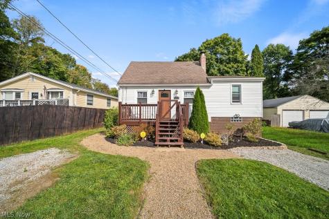 2719 Mohican Boulevard Lakemore OH 44312