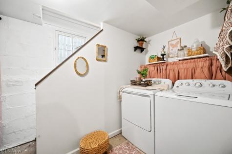 2719 Mohican Boulevard Lakemore OH 44312