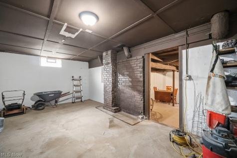 2719 Mohican Boulevard Lakemore OH 44312