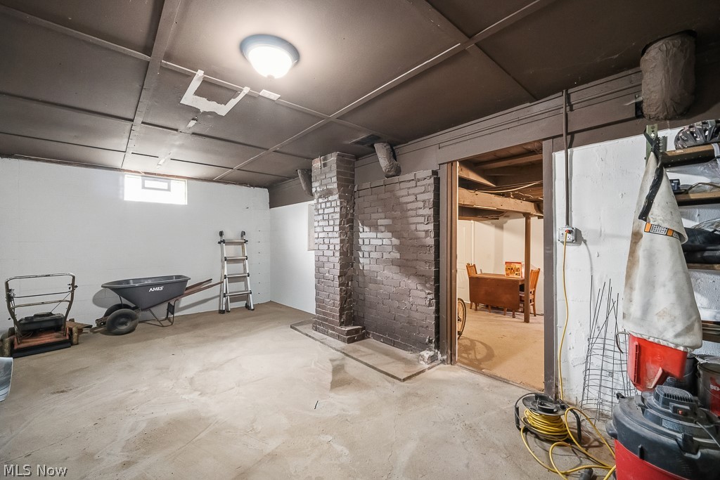 2719 Mohican Boulevard Lakemore OH 44312