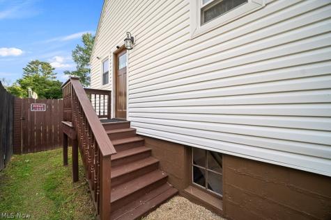 2719 Mohican Boulevard Lakemore OH 44312