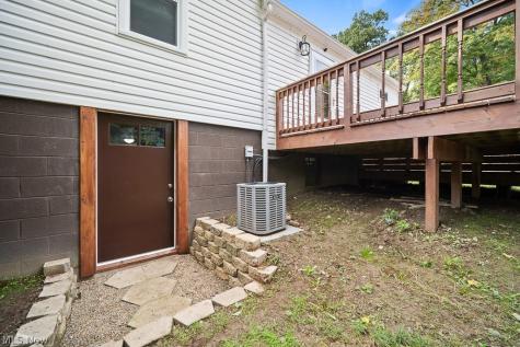 2719 Mohican Boulevard Lakemore OH 44312